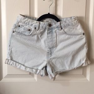Forever 21 denim shorts size 26